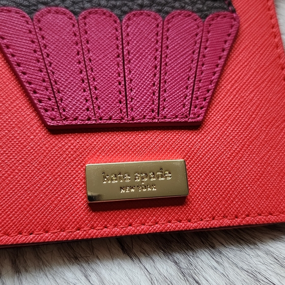 Kate Spade "Take the Cake" Imogen Passport Cover - Picture 3 of 8